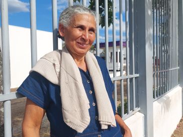 Brasília (DF) 16/11/2025 – Geni de Oliveira Penna Matos, avó de uma candidata que faz prova do Enem 2025, neste domingo
Foto: Daniella Almeida/Agência Brasil