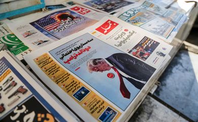 TEHRAN, IRAN - JANUARY 28: Newspapers in Iran's capital Tehran prominently featured statements by US President Donald Trump suggesting that military options against Iran could be considered following interventions in protests across the country on January 28, 2026. Trump's remarks have contributed to escalating tensions between Washington and Tehran, as debates over a possible US intervention gained wide coverage in Iranian media amid ongoing unrest. Fatemeh Bahrami / AnadoluNo Use USA No use UK No use Canada No use France No use Japan No use Italy No use Australia No use Spain No use Belgium No use Korea No use South Africa No use Hong Kong No use New Zealand No use Turkey