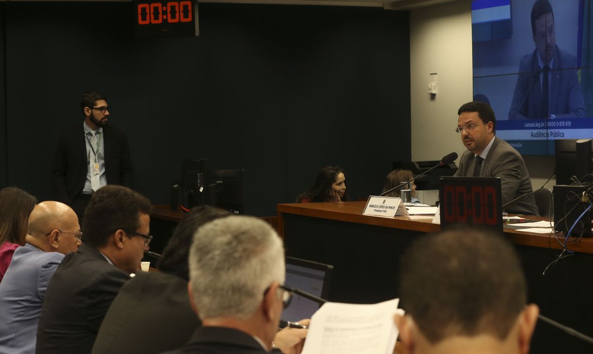 O presidente do Fundo Nacional de Desenvolvimento da Educação (FNDE), Marcelo Lopes,participa de audiência na Comissão de Educação da Câmara dos Deputados