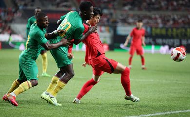 Son Heung-min em jogo contra Camarões