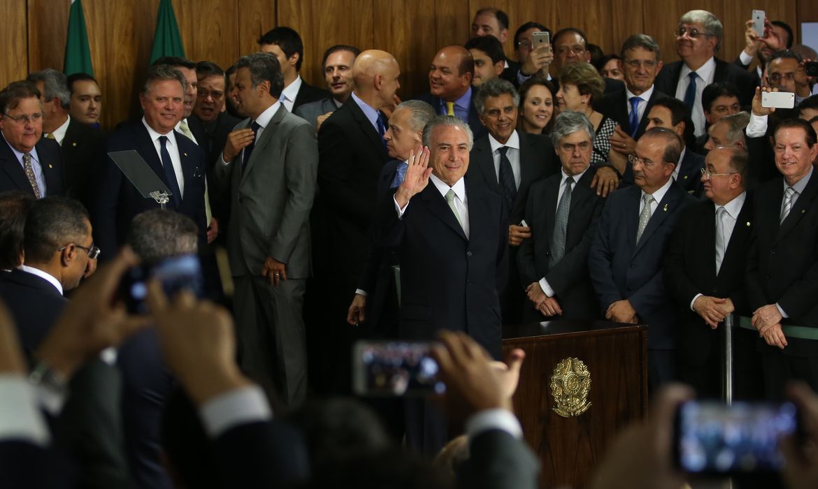 Brasília - O presidente interino Michel Temer durante cerimônia de posse aos ministros de seu governo, no Palácio do Planalto  (Marcello Casal Jr/Agência Brasil)