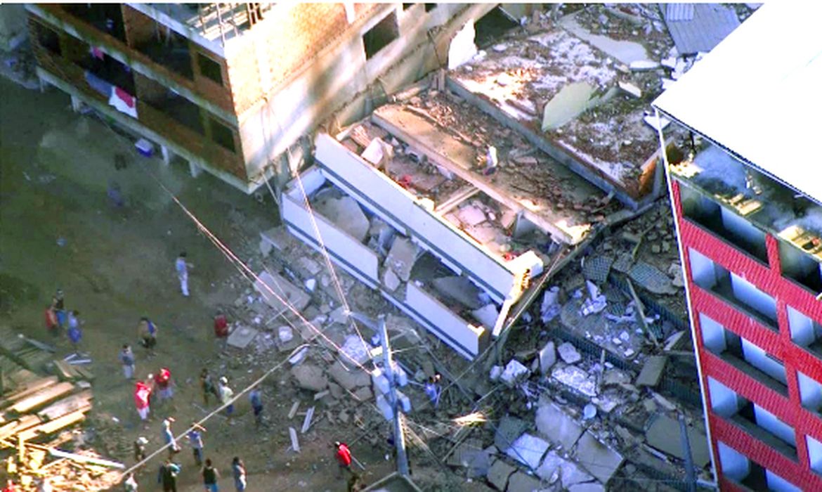 Divulgação Centro de Operações da Prefeitura do Rio Muzema, Prédios, desabamento