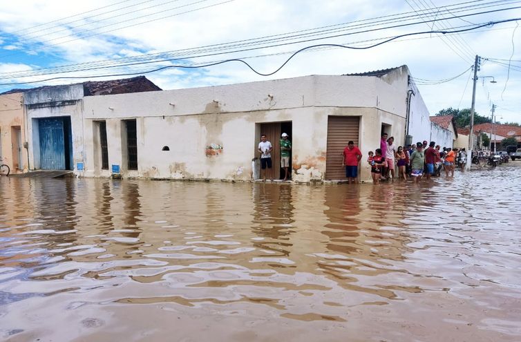 Farias Brito (CE), 09.04.2023 - Rompimento de barragem no sul do Ceará, que afeta o distrito de Cariutaba, na cidade de Farias Brito, Ceará. Foto: Defesa Civil do Ceará