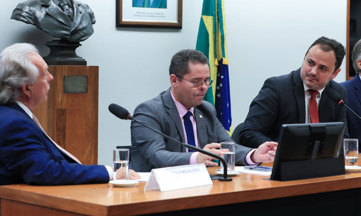 Relator pede cassao de Glauber Braga no Conselho de tica da Cmara