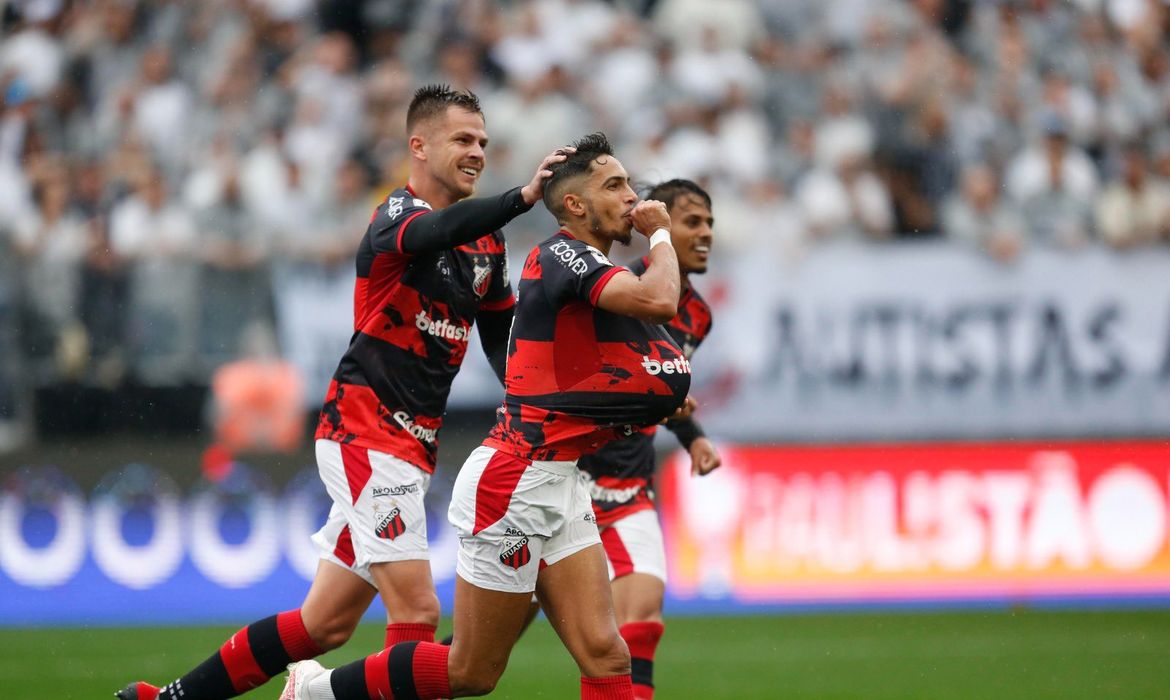 São Paulo 2 x 1 Corinthians: confira como foi a disputa pela última vaga na  final do Paulistão