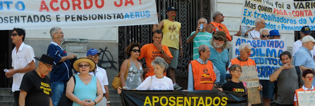 Pensionistas da Varig fazem protesto