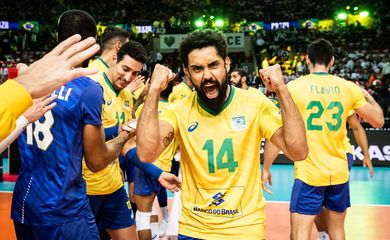 Brasil vence Eslovênia e fica com o bronze no Mundial de Vôlei
