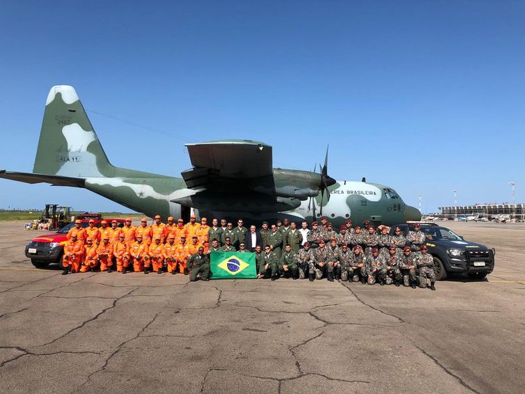 Aeronaves da FAB pousaram em Moçambique transportando mais de 20 toneladas de suprimentos e equipamentos, além de 40 militares da Força Nacional e do Bombeiros de Minas Gerais para ajuda às vítimas do Ciclone Idai.