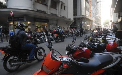 Rio de Janeiro - O Instituto Nacional de Traumatologia e Ortopedia (Into) revela 40% das cirurgias da área de trauma são feitos em motociclistas acidentados