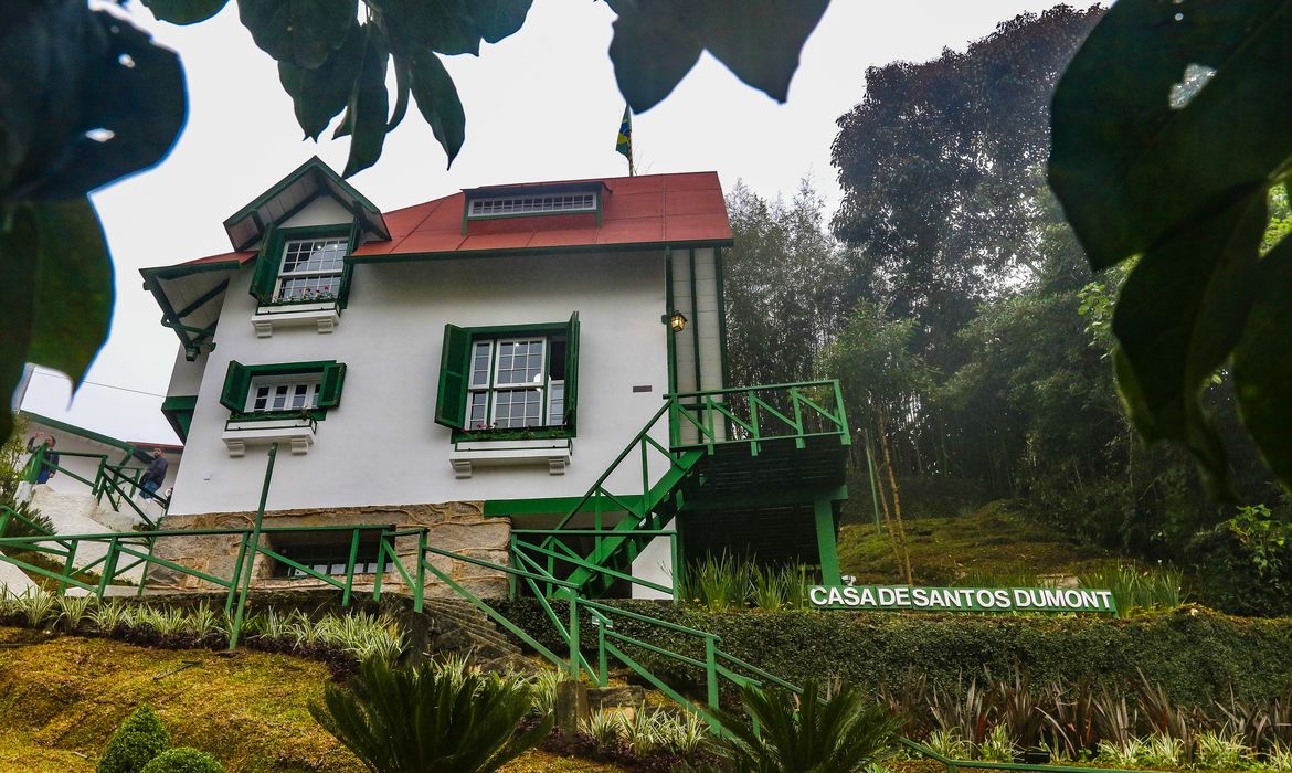 Petrópolis,(RJ), 20-07-2023 - O museu Casa de Santos Dumont é reinaugurado na data de nascimento do Pai da Aviação, no centro de Petrópolis. Foto: Tânia Rêgo/Agência Brasil