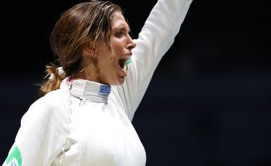 A brasileira Nathalie Moellhausen conquistou um resultado inédito para esgrima brasileira, a medalha de ouro no Campeonato Mundial, em Budapeste, capital da Hungria.