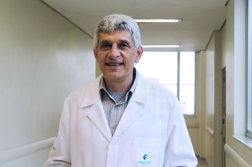 Infectologista Stefan Cunha Ujvari, autor do livro &quot;A História e suas epidemias&quot;