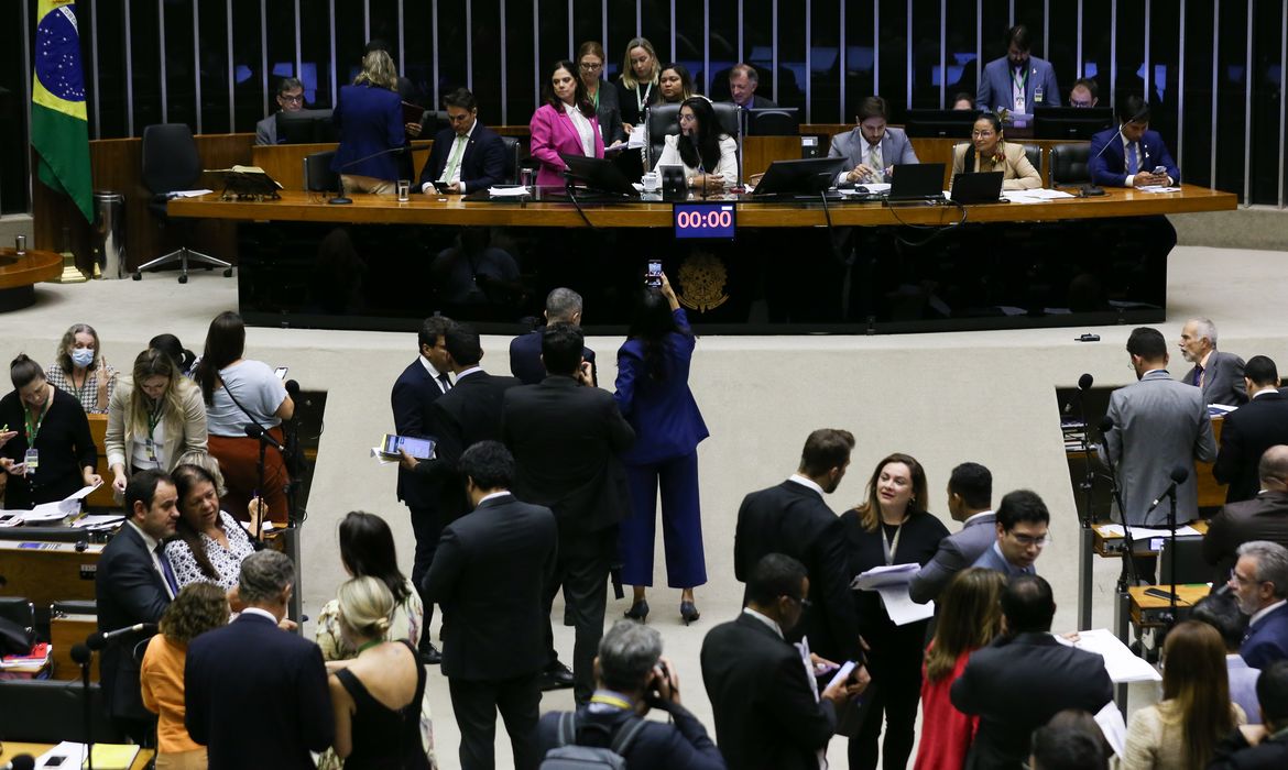 Brasília (DF) 06/12/2023  Sessão da Câmara que aprovou projeto de  assistência para mulheres usuárias e dependentes de álcool.
Foto Lula Marques/ Agência Brasil