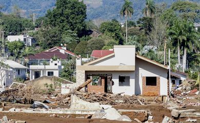 Roca Sales (RS), 22/06/2024 -  Casas destruídas após enchente que atingiu toda a região. Foto: Bruno Peres/Agência Brasil
