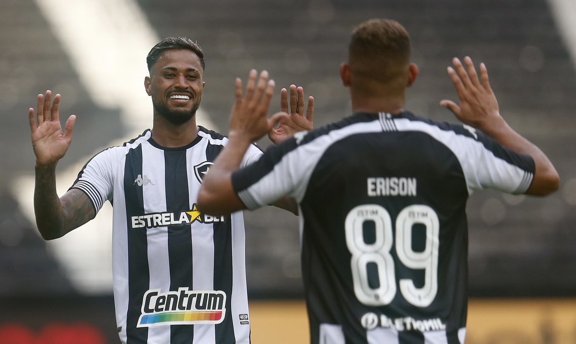 Botafogo vence Bangu por 2 a 0 na Taça Guanabara, primeiro turno do campeonato Carioca