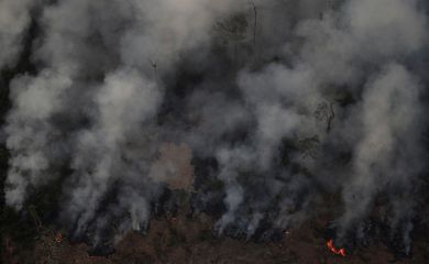 Terremoto atinge o Japão e moradores fogem de áreas costeiras