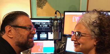 José Augusto Mannis e Janete El Haouli, curadores brasileiros da radio documenta14 - Every Time a Ear di Son