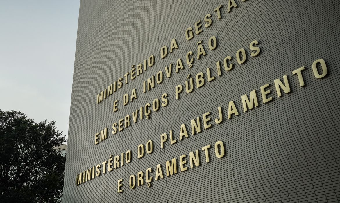 Brasília (DF), 15/04/2024, Fachada do prédio do Ministério do Planejamento e Orçamento (MPO), na Esplanada dos Ministérios.  Foto: Rafa Neddermeyer/ Agência Brasil