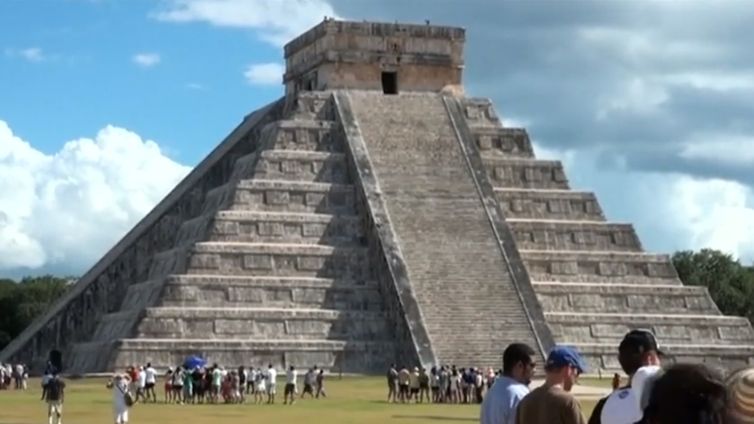 Pirâmide maia de Chichen Itza, Iucatã, México.