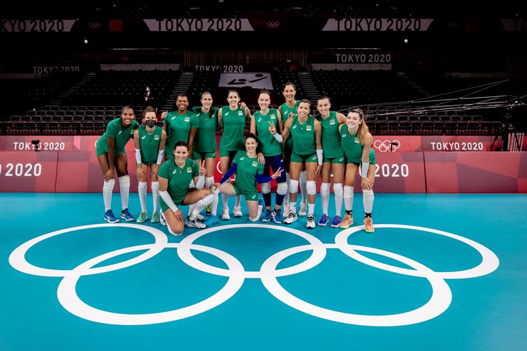 Vôlei feminino do Brasil estreia com vitória nos Jogos Olímpicos -  Governador Celso Ramos City
