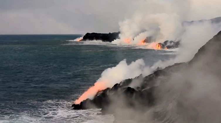 As incríveis praias vulcânicas do Havaí