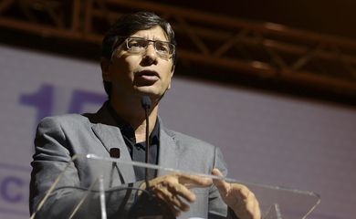 Brasília - Marcio Pochmann, da Fundação Perseu Abramo, fala na 15ª Conferência Nacional de Saúde (Elza Fiuza/ Agência Brasil)