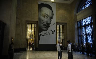 A exposição Salvador Dalí será aberta ao público hoje (30), no Centro Cultural Banco do Brasil (CCBB), no Rio de Janeiro. A mostra é formada por 150 obras do artista surrealista catalão (Tomaz Silva/Agência Brasil)