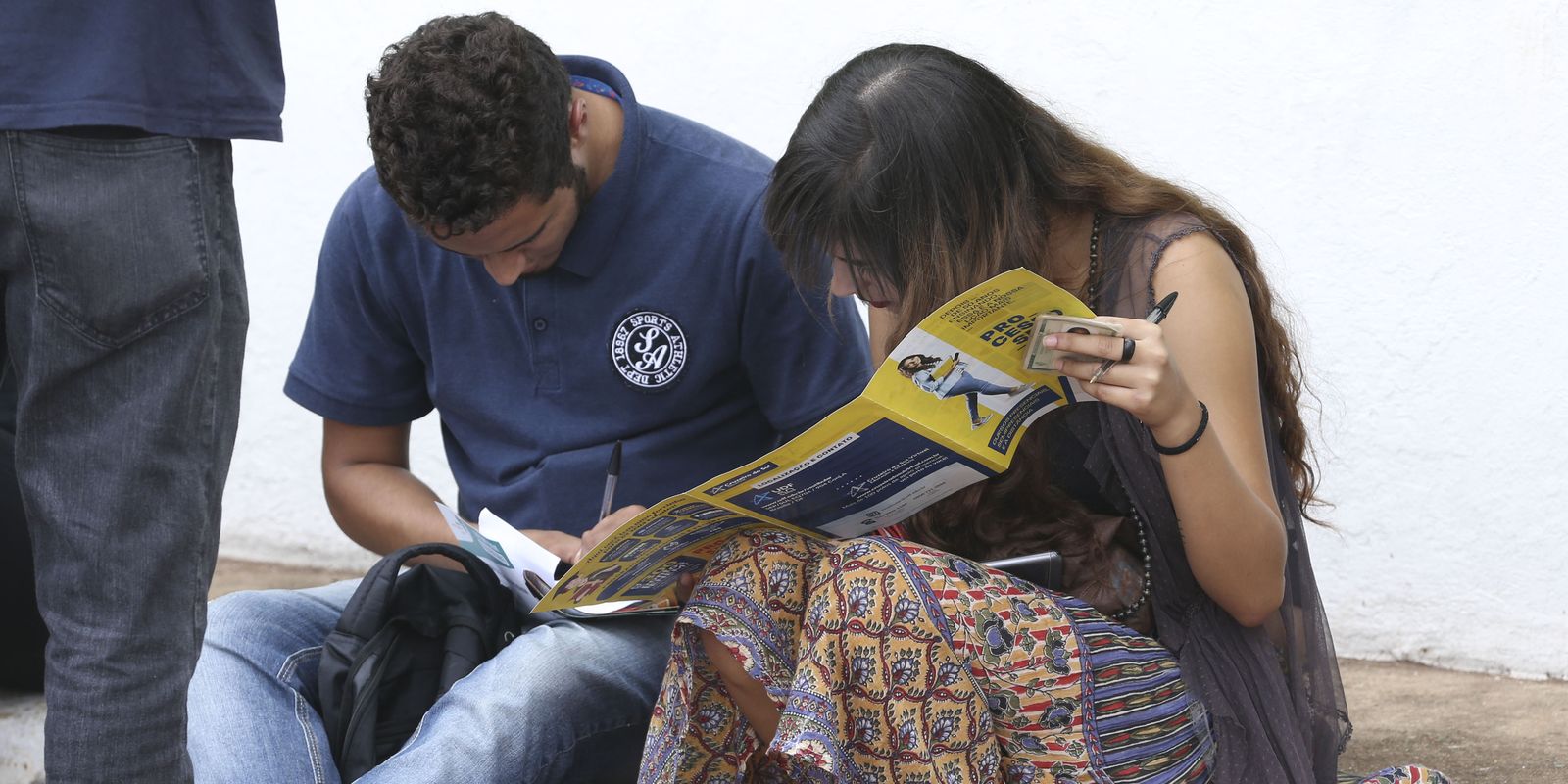Enem: ONG incentiva doação para inscrições de jovens de baixa renda Enem: ONG incentiva doação para inscrições de jovens de baixa renda