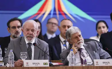 Brasília (DF), 26/02/2025 - O  presidente Luiz Inácio Lula da Silva e o assessor-chefe da Assessoria Especial do Presidente, Celso Amorim,  participam da sessão especial de abertura da primeira reunião de sherpas da presidência brasileira do BRICS, no Palácio Itamaraty. Foto: Marcelo Camargo/Agência Brasil