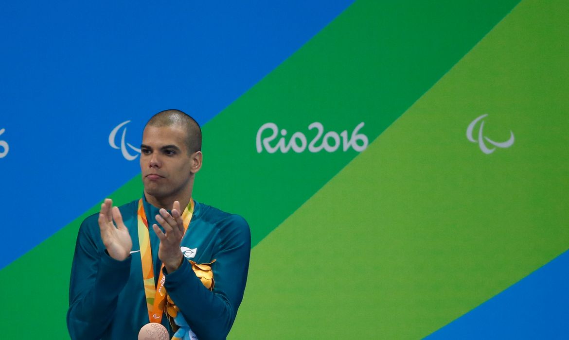 Rio de Janeiro - Brasileiro André Brasil conquista bronze nos 100m borboleta S10 nos Jogos Paralímpicos Rio 2016, no Estádio Aquático. (Fernando Frazão/Agência Brasil)
