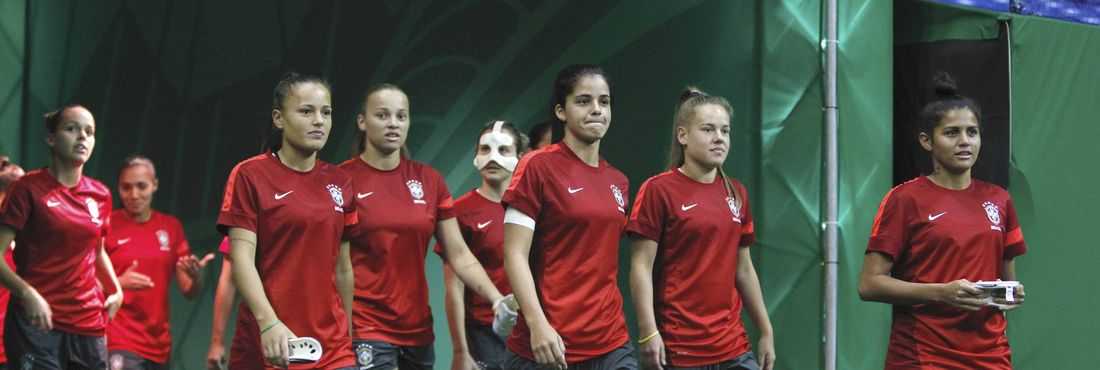Seleção brasileira feminina sub-20 Meninas do Brasil caíram ainda na primeira fase da Copa do Mundo feminina sub-20, com duas derrotas e um empate em um grupo com Alemanha, China e Estados Unidos