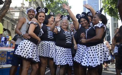 Rio de Janeiro -  O Cordão da Bola Preta, mais antigo bloco em atividade no Rio de Janeiro, faz desfile comemorativo de seu centenário no centro da cidade (Tânia Rêgo/Agência Brasil)