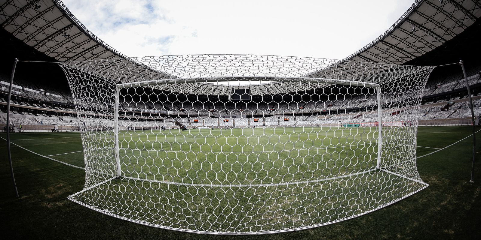 Rio sanciona lei de combate ao assédio em estádios