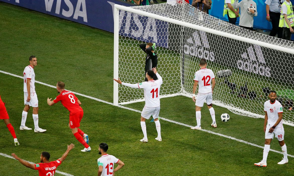 Copa 2018: Inglaterra e Tunísia. A Tunísia sofre o segundo gol da Inglaterra.