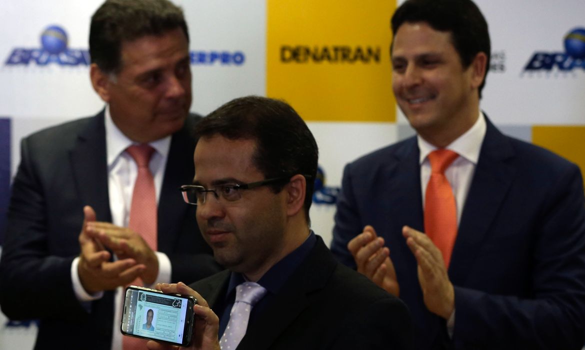 Brasília - O ministro das Cidades, Bruno Araújo, participa do lançamento da Carteira Nacional de Habilitação Eletrônica  (Valter Campanato/Agência Brasil)