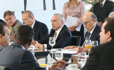 Brasília -  O presidente interino, Michel Temer, se reúne no palácio do Jaburu, com líderes da base aliada na Câmara (Antônio Cruz/Agência Brasil)