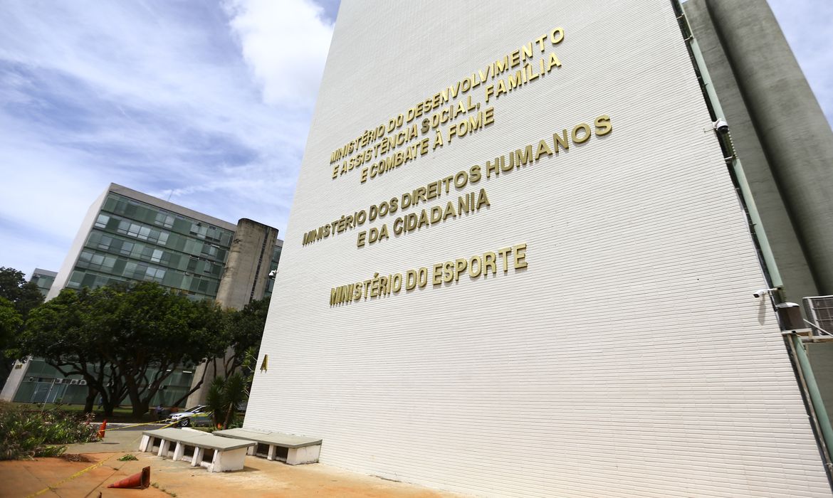 Brasília (DF), 10/04/2023 - Fachada do ministério do Esporte, do ministério dos Direitos Humanos e do ministério do Desenvolvimento e Assistência Social, Família e Combate à Fome.