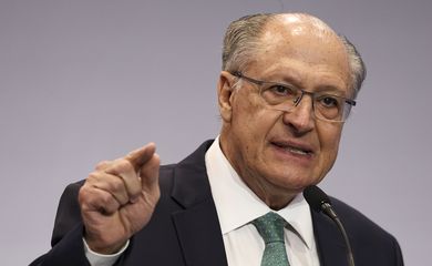 Brasília (DF), 15/10/2024 - O vice-presidente Geraldo Alckmin durante a reunião plenária do Grupo Executivo do Complexo Econômico-Industrial da Saúde (GECEIS). Foto: Marcelo Camargo/Agência Brasil