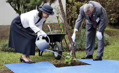 Princesa japonesa inicia viagem ao Brasil