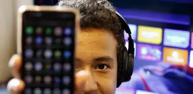 Adolescente nas redes sociais 