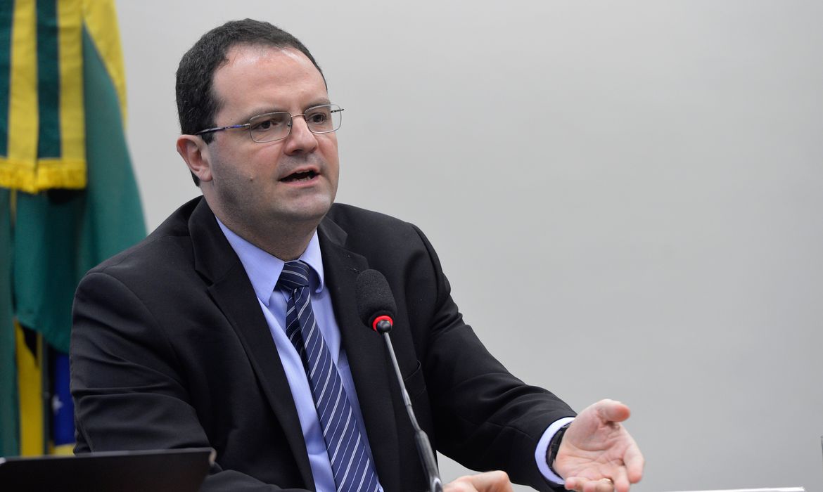 Brasília - O ministro do Planejamento, Nelson Barbosa, fala na Comissão Mista de Orçamento sobre projetos de lei Orçamentária para 2016 e Plano Plurianual para 2016-2019 (Wilson Dias/Agência Brasil)