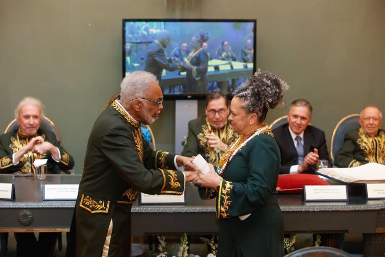 São Paulo 08/11/2025 Ana Maria Gonçalves toma posse na ABL e se torna primeira mulher negra a ocupar cadeira na instituição. Foto: ABL/ Dani Paiva.