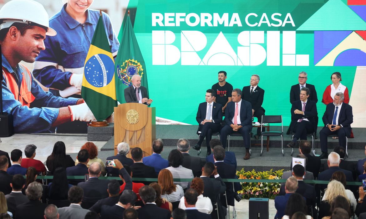 Brasília (DF), 20/10/2025 - Presidente da República, Luiz Inácio Lula da Silva, durante cerimônia de lançamento do Programa Reforma Casa Brasil, realizado no Palácio do Planalto. Foto: Valter Campanato/Agência Brasil