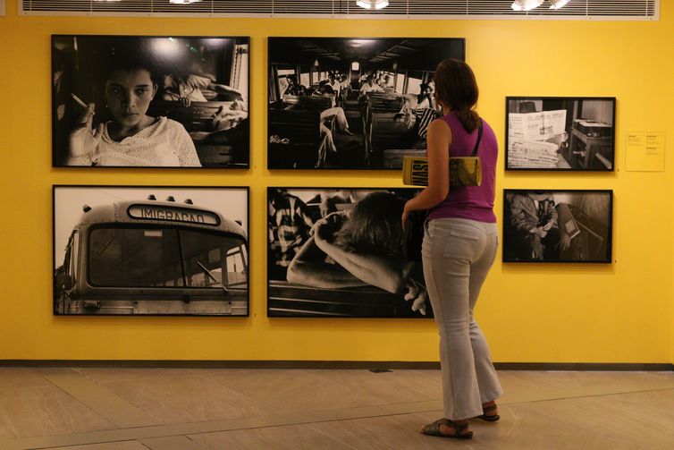 Mostra Modernas! São Paulo vista por elas, com curadoria de Ilana Feldman e Priscyla Gomes, em exposição no Museu Judaico de São Paulo.