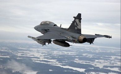 caça sueco Gripen 