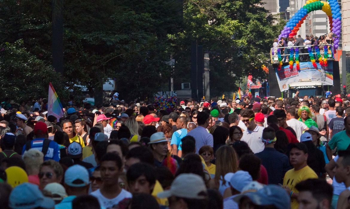 Parada do Orgulho LGBT protesta na capital paulista contra homofobia (Daniel Mello/Agência Brasil)