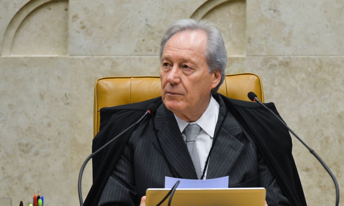 Brasília - O presidente do STF, Ricardo Lewandowski participa de sessão plenária do Supremo Tribunal Federal, para julgar vários processos (Antonio Cruz/Agência Brasil)