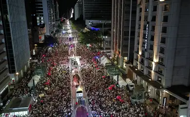 São Paulo (SP), 01/01/2026 - Pessoas participam da virada de ano do réveillon da Avenida Paulista. Foto: Renato Pinheiro/Prefeitura SP