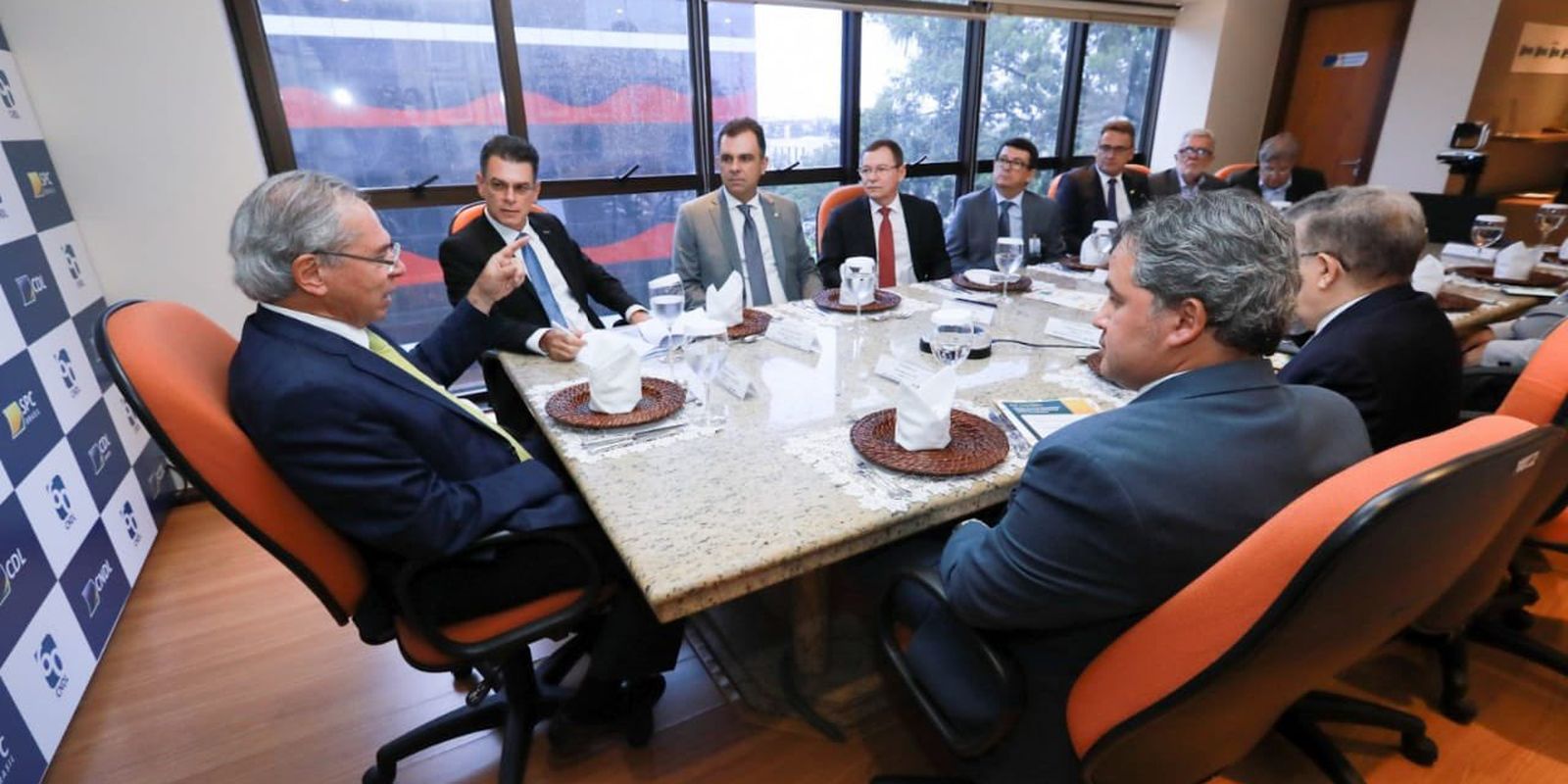 Ministro Paulo Guedes diz que Brasil preservou responsabilidade fiscal