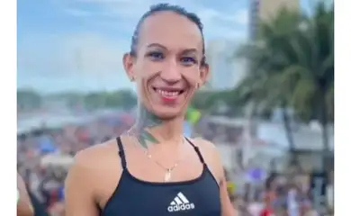 Rio de Janeiro (RJ), 03/05/2025 - Danny Rocha, uma mulher trans, cozinheira da CasaNem, ativista e referência de acolhimento e resistência na Lapa. Foto: bennybriolly/Instagram